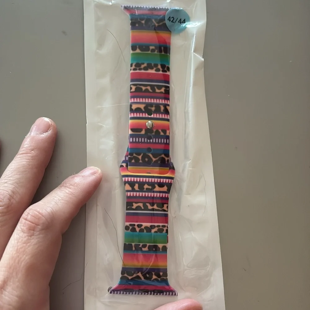 🆕 Silicone Multi-Color Leopard Print Apple Watch Band- Sz M/L 42/44